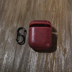 Купить Чехол Apple AirPods кожанный красный Чехол Apple AirPods кожанный красный
