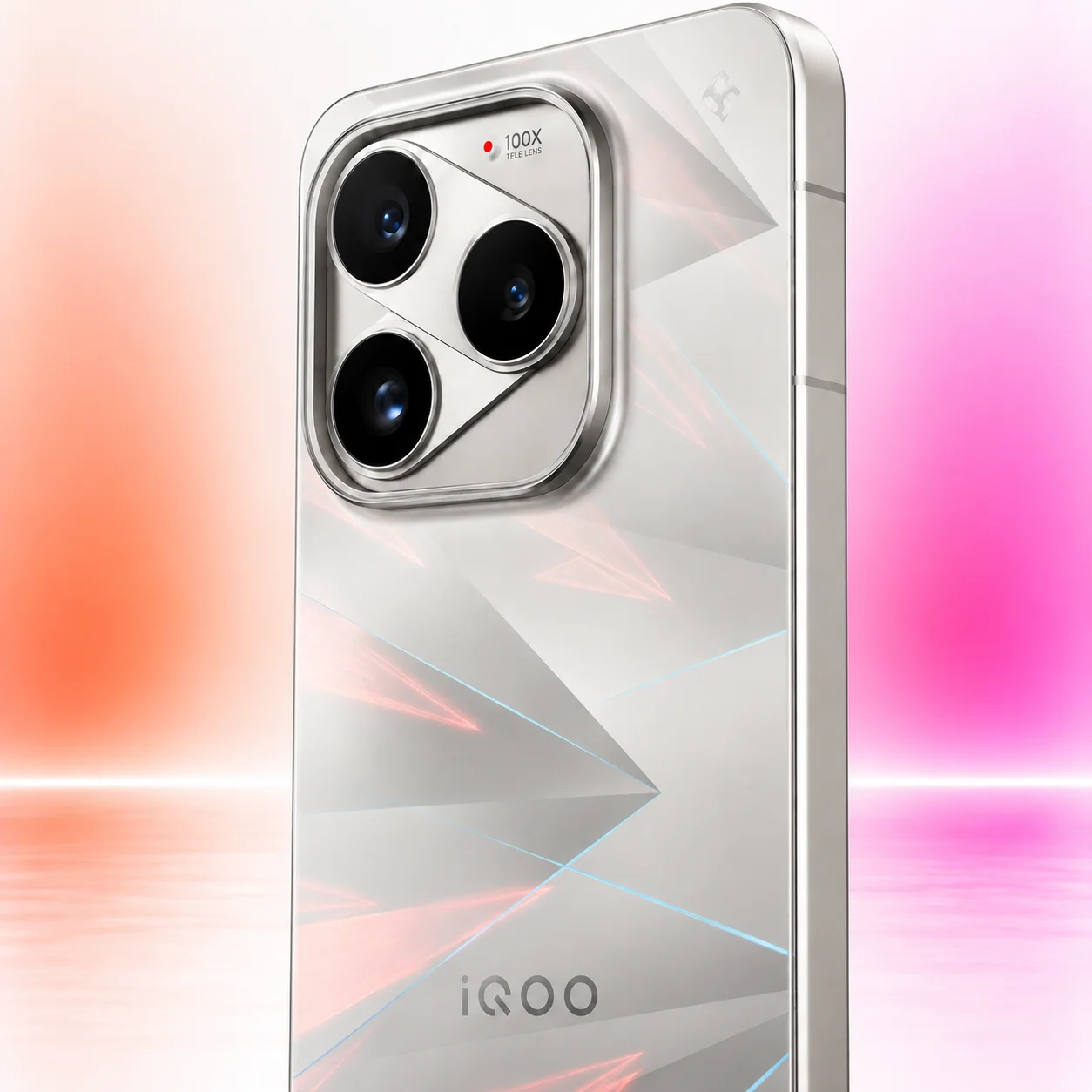 iQOO 16 16/512GB Light Chaser (Голографический серебристый)